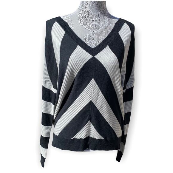 MOSSIMO Womens V Neck Drop Shoulder Dolman Sleeve Striped Sweater Top Size Small - Picture 2 of 7